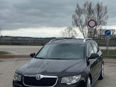 Gebraucht Skoda Superb 170 PS (125 kW) 2011 Schwarz Kombi