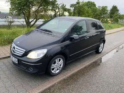 Gebraucht Mercedes B200 136 PS (100 kW) 2008 Schwarz Van / Kleinbus
