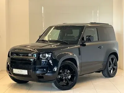 Neu Land Rover Defender SE Dynamic 249 PS (183 kW) 2026 Santorini black SUV