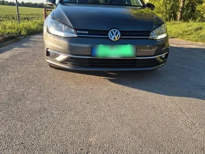 Gebraucht VW Golf VII IQ Drive 131 PS (96 kW) 2019 Silber Kombi