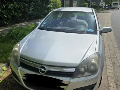 Używany Opel Astra 2006 Srebrny Sedan/Limuzyna