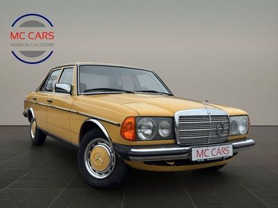 Gelb Gebraucht 1982 Mercedes 200 Limousine | 7.999 €