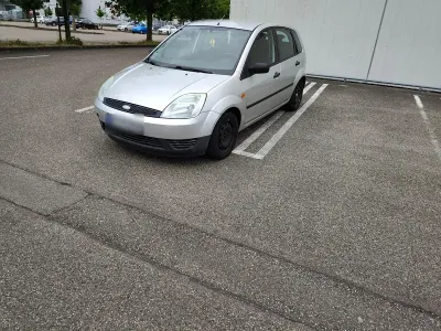 Gebraucht Ford Fiesta 69 PS (50 kW) 2003 Silber Kleinwagen