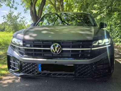 Gebraucht VW Touareg R-line 286 PS (210 kW) 2024 Grau SUV