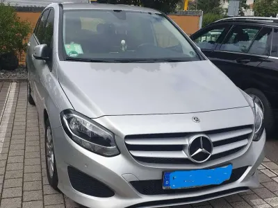 Gebraucht Mercedes B220 Urban 177 PS (130 kW) 2018 Silber Kleinwagen