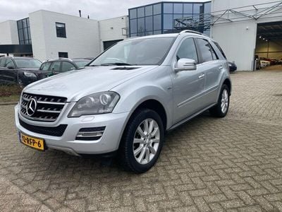 Gebraucht Mercedes ML300 Edition 1 204 PS (150 kW) 2011 Grau SUV