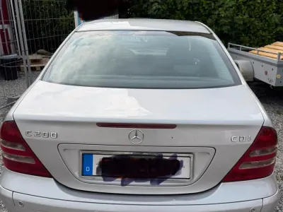 Gebraucht Mercedes C200 143 PS (105 kW) 2003 Silber Kleinwagen