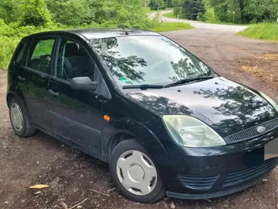 Gebraucht Ford Fiesta 69 PS (50 kW) 2005 Schwarz Kleinwagen