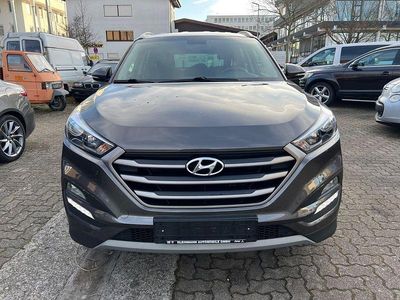 Grau Gebraucht 2016 Hyundai Tucson Style SUV | 12.499 € (Fairer Preis)