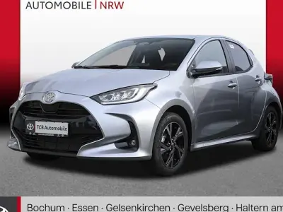 Gebraucht Toyota Yaris Hybrid 116 PS (85 kW) 2025 Silber Limousine