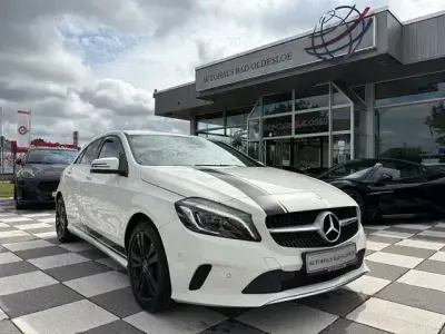 Gebraucht Mercedes A180 Urban 122 PS (89 kW) 2016 Weiß Kleinwagen