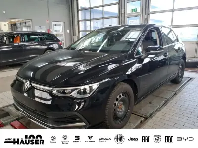 Käytetty VW Golf VIII Style 150 HP (110 kW) 2023 Musta Sedan