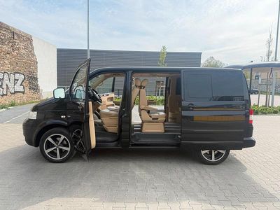 Second-hand VW T5 Highline 174 CP (127 kW) 2008 Negru Van