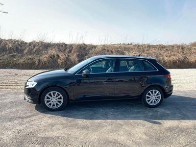 Schwarz Gebraucht 2016 Audi A3 Ambiente Limousine | 11.700 € (Guter Preis)