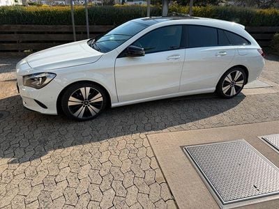 Gebraucht Mercedes CLA200 Shooting Brake Night 156 PS (114 kW) 2016 Weiß Kombi