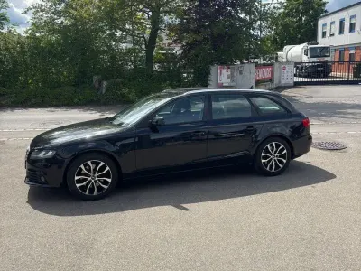 Gebraucht Audi A4 136 PS (100 kW) 2011 Schwarz Kombi