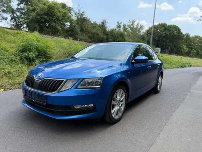 Gebraucht Skoda Octavia Clever 179 PS (131 kW) 2018 Modra race/race blue Limousine