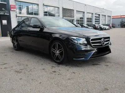Gebraucht Mercedes E220 AMG line 194 PS (142 kW) 2016 Schwarz Limousine