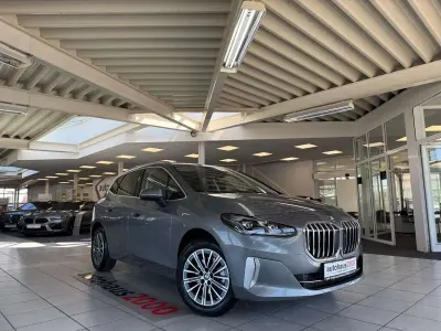 Gebraucht BMW 220 Luxury Line 170 PS (125 kW) 2025 Skyscraper grau metallic Van / Kleinbus