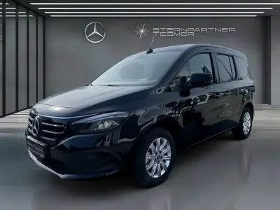 Gebraucht Mercedes EQT200 89 kW (122 PS) 2024 Schwarz Van / Kleinbus