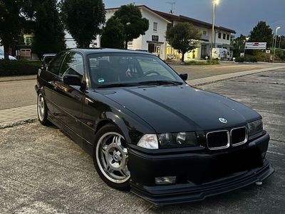 BMW 323