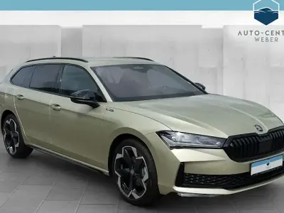 Neu Skoda Superb SportLine 150 PS (110 kW) 2025 Beige Kombi