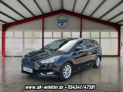 Gebraucht Ford Focus Titanium 125 PS (91 kW) 2018 Schwarz Kombi