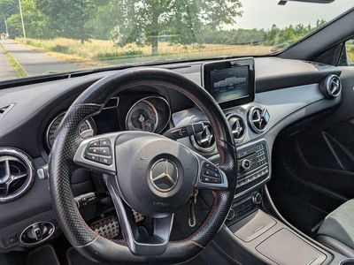 Mercedes GLA220