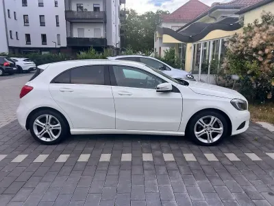 Gebraucht Mercedes A180 122 PS (89 kW) 2014 Weiß Kleinwagen