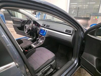 Gebraucht VW Passat 160 PS (117 kW) 2011 Grau Limousine