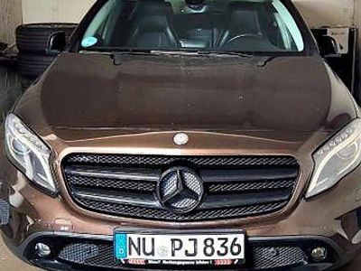 Gebraucht Mercedes GLA220 170 PS (125 kW) 2014 Braun SUV