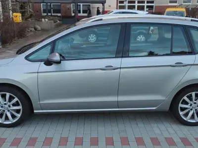 Gebraucht VW Golf Sportsvan Comfortline 125 PS (91 kW) 2017 Silber Van / Kleinbus