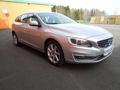 gebraucht Volvo V60 D2 MOMENTUM Mod 2014 Xenon NAVI ZR-Wechsel WEBASTO