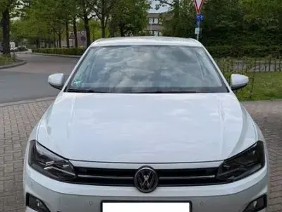 Gebraucht VW Polo Highline 95 PS (69 kW) 2018 Weiß Kleinwagen