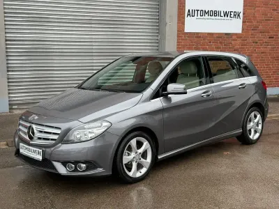Gebraucht Mercedes B180 109 PS (80 kW) 2012 Grau Kleinwagen