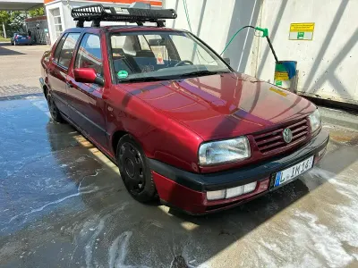 Gebraucht VW Vento 75 PS (55 kW) 1996 Rot Limousine