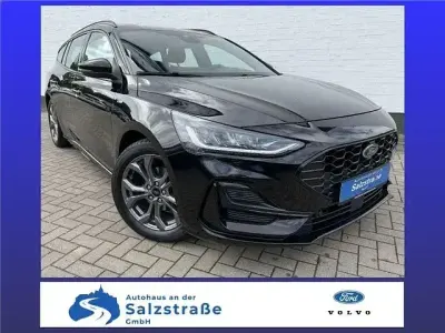 Gebraucht Ford Focus ST-Line 125 PS (91 kW) 2023 Obsidianschwarz metallic Kombi