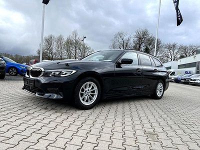 Gebraucht BMW 320 Sport Line 190 PS (139 kW) 2022 Black sapphire metallic Kombi