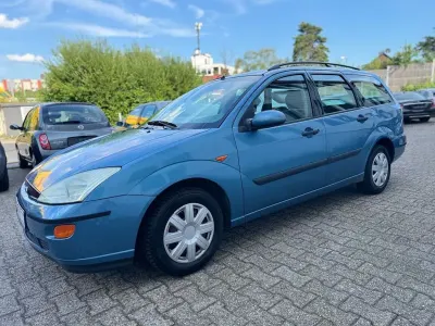 Gebraucht Ford Focus Futura 116 PS (85 kW) 2000 Blau Limousine