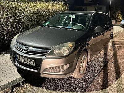 Gebraucht Opel Astra 90 PS (66 kW) 2009 Grau Kombi