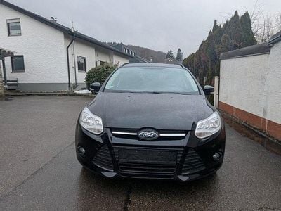 Gebraucht Ford Focus Trend 125 PS (91 kW) 2013 Schwarz Kombi