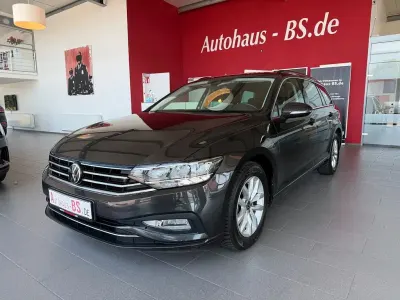 Gebraucht VW Passat Business 150 PS (110 kW) 2024 Grau Kombi