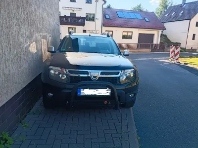 Gebraucht Dacia Duster Ambiance 102 PS (75 kW) 2011 Schwarz SUV