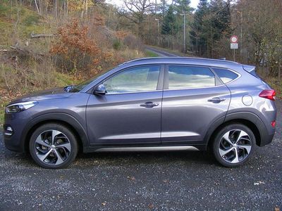 Grau Gebraucht 2016 Hyundai Tucson Premium SUV | 14.900 € (Fairer Preis)