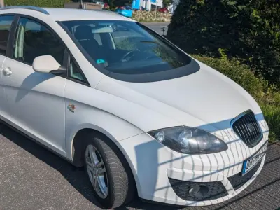 Gebraucht Seat Altea XL Style 125 PS (91 kW) 2013 Weiß Van / Kleinbus