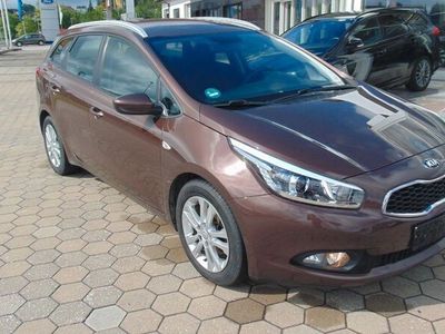 Gebraucht Kia Ceed Sportswagon 99 PS (72 kW) 2013 Braun Kombi