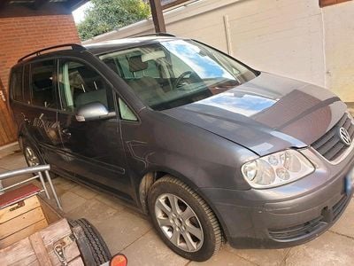 Gebraucht VW Touran 140 PS (102 kW) 2005 Grau Van / Kleinbus