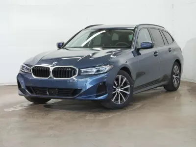 Gebraucht BMW 318 150 PS (110 kW) 2025 Arctic race blue Kombi