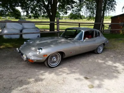 Begagnad Jaguar E-Type 265 HK (194 kW) 1969 Silver Sportkupé