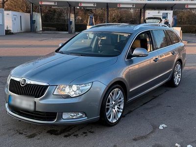 Gebraucht Skoda Superb 170 PS (125 kW) 2012 Andere farben Kombi